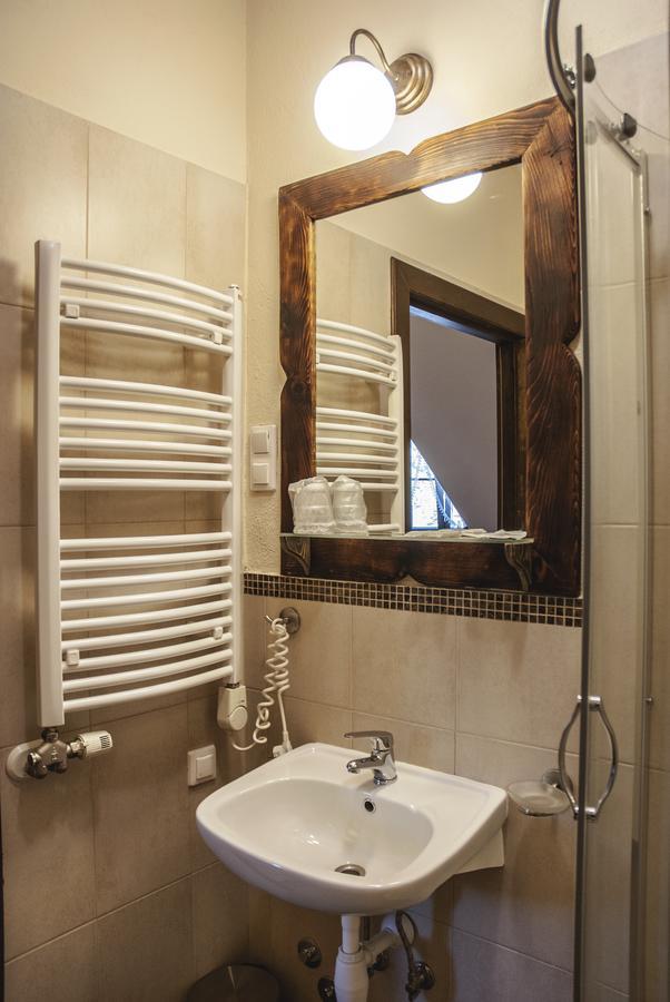 Hotel Pod Kogutkiem Krzywaczka Экстерьер фото